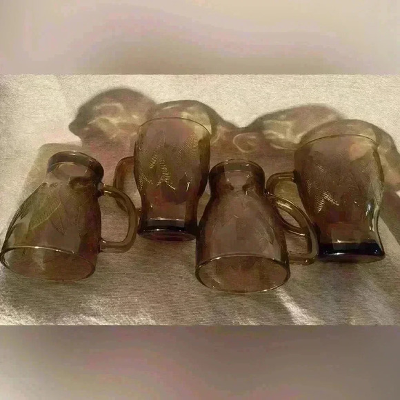 Vintage Smoky Brown Taupe  Indonesia KIG Leaf Pattern Glass Coffee Mugs (4) - Picture 6 of 8